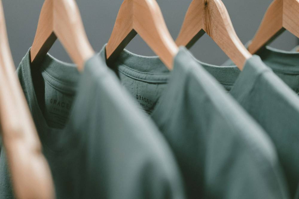 Modetrends im Wandel der Jahreszeiten 2023 entdecken